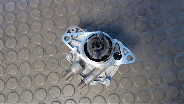 Foto: VAKUUMPUMPE eines Fiat 500 1.3 Multijet 16V DPF Top