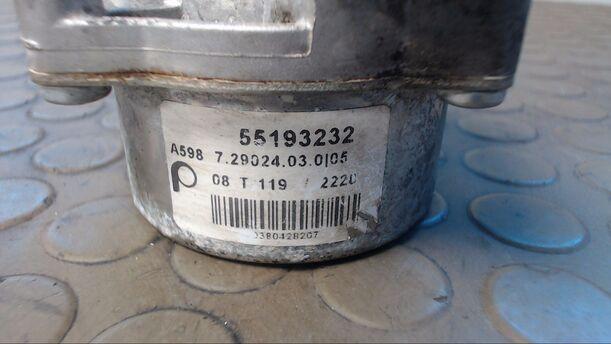 Foto: VAKUUMPUMPE eines Fiat 500 1.3 Multijet 16V DPF Top