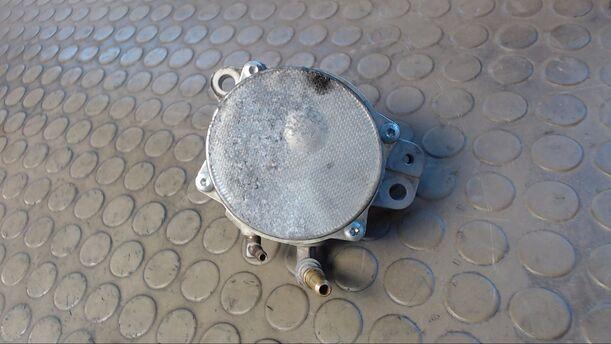 Foto: VAKUUMPUMPE eines Fiat 500 1.3 Multijet 16V DPF Top