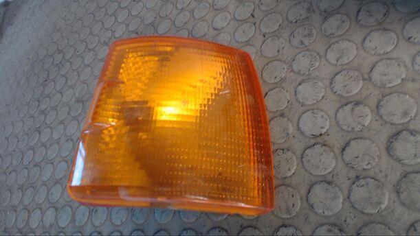 Foto: BLINKER VORN RECHTS eines VW Multivan T4 70B MF2 GL