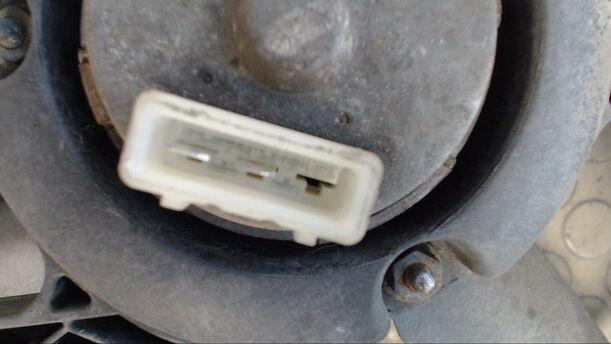 Foto: ELEKTROLÜFTER eines VW Polo GL