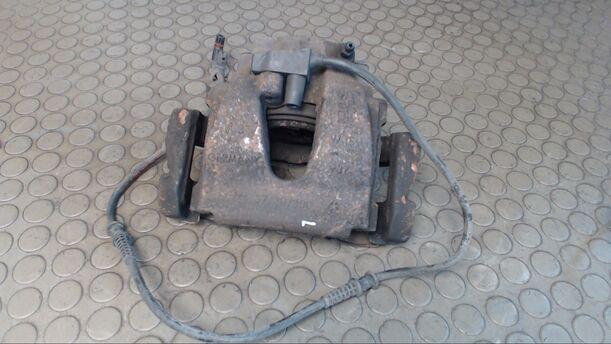 Foto: BREMSSATTEL VORN LINKS eines Mercedes-Benz E 320 T CDI GL