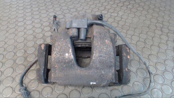 Foto: BREMSSATTEL VORN LINKS eines Mercedes-Benz E 320 T CDI GL