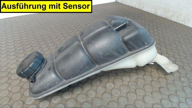 Foto: AUSGLEICHSBEHÄLTER eines Mercedes-Benz E 320 T CDI Top