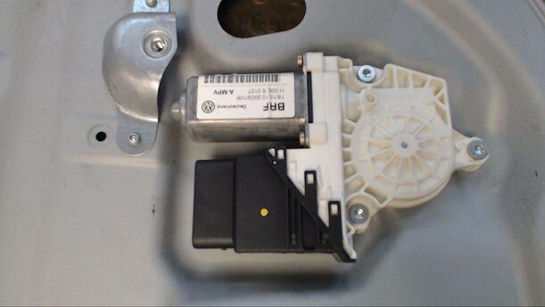 Foto: FENSTERHEBER HINTEN LINKS eines VW Touran 1.9 TDI Top