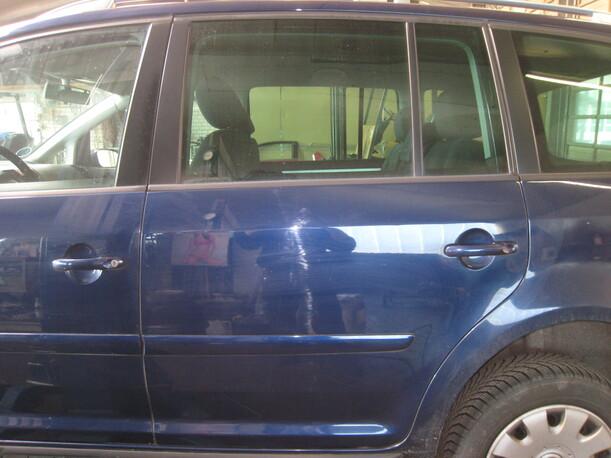 Foto: TÜR HINTEN LINKS eines VW Touran 1.9 TDI GT