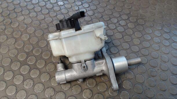 Foto: HAUPTBREMSZYLINDER eines VW Touran 1.9 TDI Top