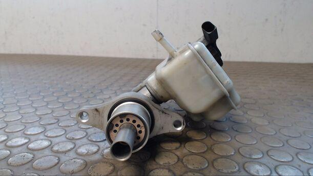Foto: HAUPTBREMSZYLINDER eines VW Touran 1.9 TDI Top