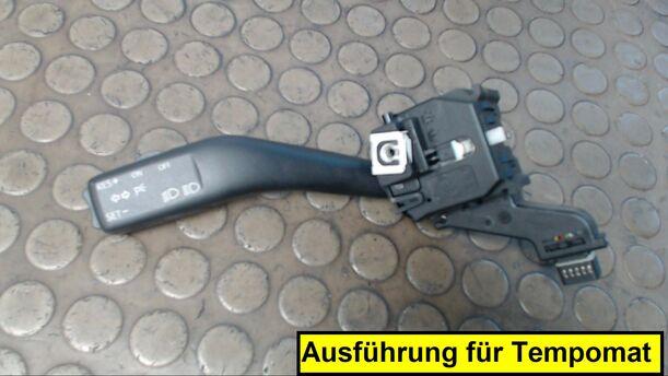 Foto: BLINKSCHALTER/KOMBISCHALTER eines VW Touran 1.9 TDI GT