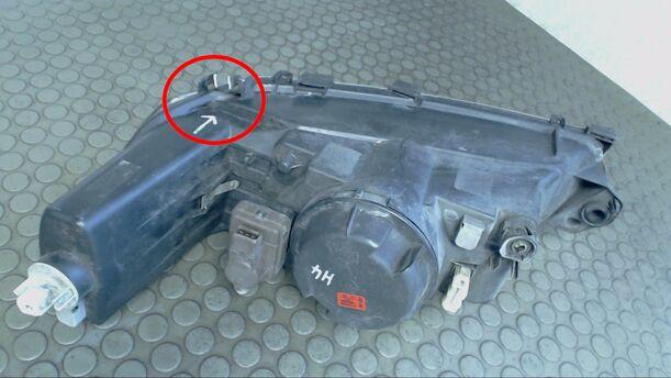Foto: SCHEINWERFER RECHTS VALEO (BESCHÄDIGT) eines Peugeot 306 Top
