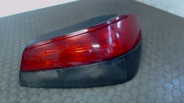 Foto: HECKLEUCHTE / RÜCKLICHT RECHTS eines Peugeot 306 Top