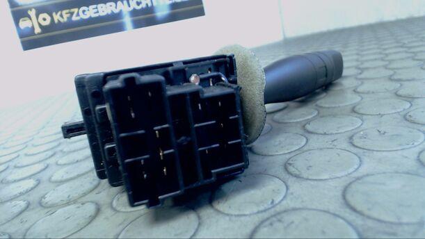 Foto: BLINKSCHALTER/KOMBISCHALTER eines Peugeot 306 Top