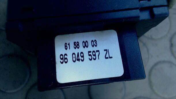 Foto: SCHEIBENWISCHERSCHALTER eines Peugeot 306 Top