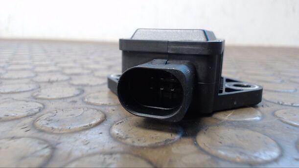 Foto: DUOSENSOR / DREHRATENSENSOR ESP eines VW Passat Variant 1.9 TDI GT