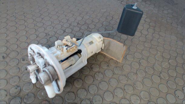Foto: KRAFTSTOFFPUMPE eines Daihatsu Cuore 1.0 GT