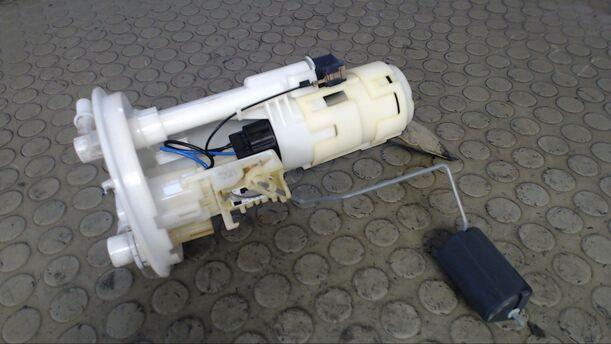 Foto: KRAFTSTOFFPUMPE eines Daihatsu Cuore 1.0 GT