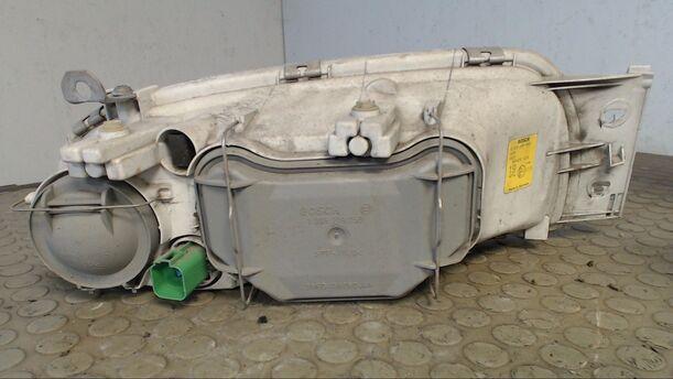 Foto: SCHEINWERFER LINKS BOSCH eines Mazda 121 S