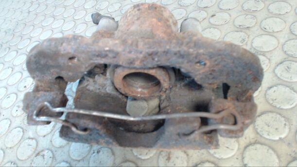 Foto: BREMSSATTEL VORN LINKS eines Mazda 121 S