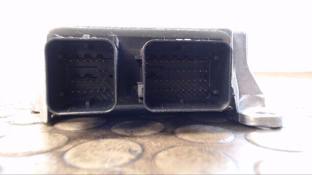 Foto: STEUERGERÄT AIRBAG eines Ford Mondeo 2.0 Turnier TDCi DPF