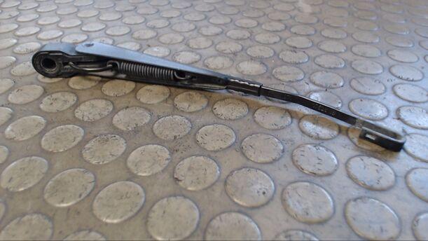 Foto: SCHEIBENWISCHERARM HINTEN eines Ford Mondeo 2.0 Turnier TDCi DPF
