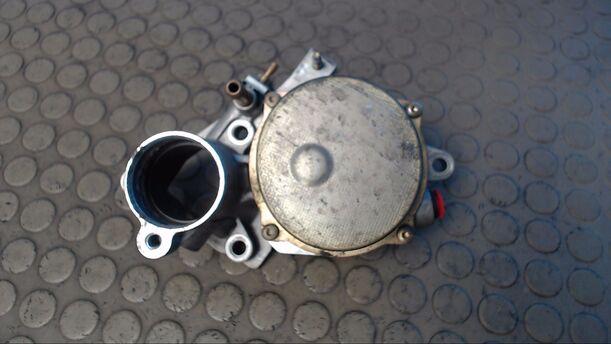 Foto: VAKUUMPUMPE eines Ford Mondeo 2.0 Turnier TDCi DPF