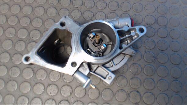 Foto: VAKUUMPUMPE eines Ford Mondeo 2.0 Turnier TDCi DPF