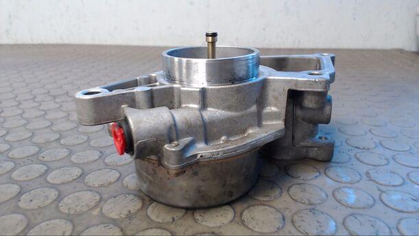 Foto: VAKUUMPUMPE eines Ford Mondeo 2.0 Turnier TDCi DPF