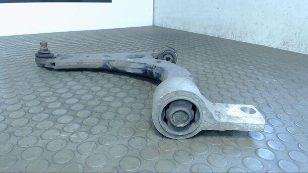 Foto: QUERLENKER LINKS eines Mazda 2 1.4l