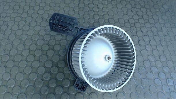 Foto: HEIZUNGSGEBLÄSE eines Mazda 2 1.4l