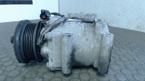 Foto: KOMPRESSOR KLIMAANLAGE eines Mazda 2 1.4l