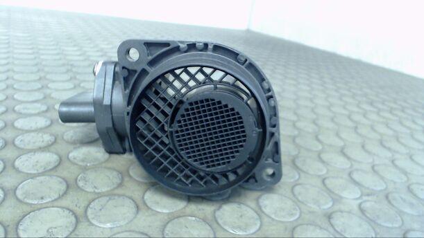 Foto: LUFTMASSENMESSER BOSCH eines VW Caddy 1.9 TDI DSG