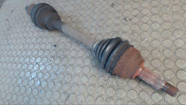 Foto: ANTRIEBSWELLE LINKS eines Ford Mondeo 2.0