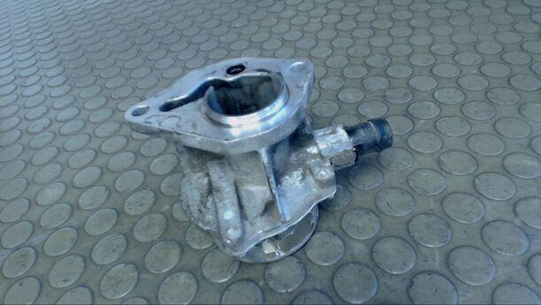 Foto: VAKUUMPUMPE eines Nissan Micra 1.5 dCi