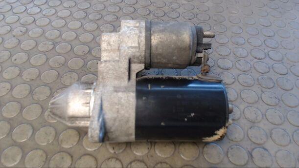 Foto: ANLASSER / STARTER BOSCH eines Opel Corsa 1.0 12V acenta