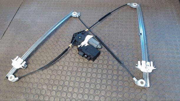 Foto: FENSTERHEBER VORNE LINKS eines Citroen C8 2.2 HDi acenta