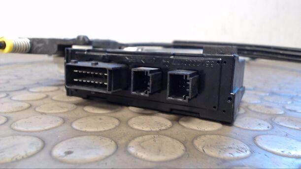 Foto: FENSTERHEBER VORNE LINKS eines Citroen C8 2.2 HDi acenta