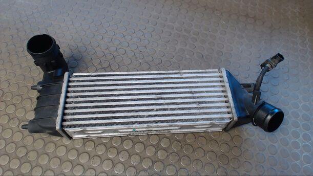 Foto: LADELUFTKÜHLER eines Citroen C8 2.2 HDi GL