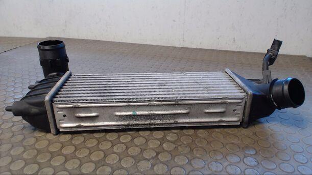 Foto: LADELUFTKÜHLER eines Citroen C8 2.2 HDi GL