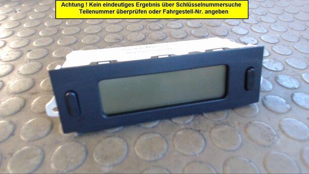 Foto: DISPLAY/ BORDCOMPUTER/ UHR eines Citroen C8 2.2 HDi acenta