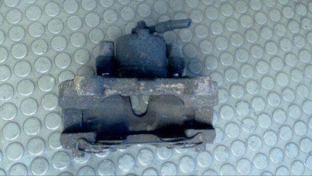 Foto: BREMSSATTEL VORN RECHTS eines Opel Astra 1.9 CDTI DPF acenta