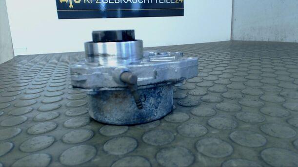 Foto: VAKUUMPUMPE eines Opel Astra 1.9 CDTI DPF acenta