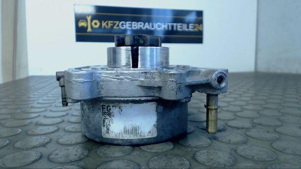 Foto: VAKUUMPUMPE eines Opel Astra 1.9 CDTI DPF acenta
