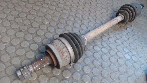 Foto: ANTRIEBSWELLE VORN LINKS eines Ford Ka 1.2 Start-Stopp-System acenta