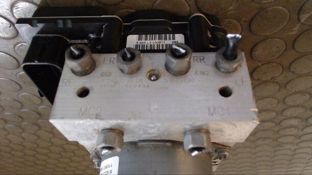 Foto: HAUPTBREMSAGGREGAT ABS / ESP eines Ford Ka 1.2 Start-Stopp-System acenta