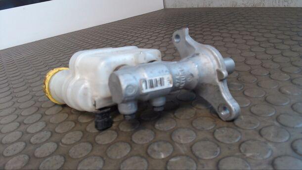 Foto: HAUPTBREMSZYLINDER eines Ford Ka 1.2 Start-Stopp-System acenta