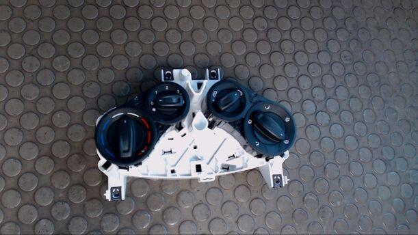 Foto: HEIZUNGSBETÄTIGUNG eines Ford Ka 1.2 Start-Stopp-System acenta