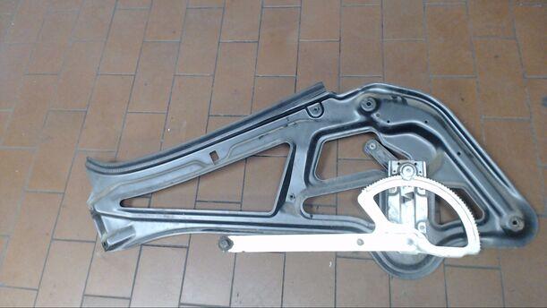 Foto: FENSTERHEBER MECH VORN RECHTS eines Mercedes-Benz 308 CDI Sprinter 903.621 Sprintshift GL