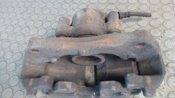 Foto: BREMSSATTEL VORN LINKS eines Mercedes-Benz 308 CDI Sprinter 903.621 Sprintshift GL