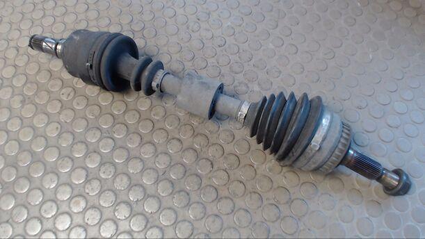 Foto: ANTRIEBSWELLE LINKS eines Saab 9-3 2.2 TiD acenta