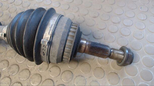 Foto: ANTRIEBSWELLE LINKS eines Saab 9-3 2.2 TiD acenta